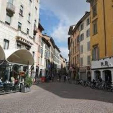 דירות נמברו Entire Flat, Independent Entrance, 20 Mins To Bgy - Bergamo Milan Airport מראה חיצוני תמונה